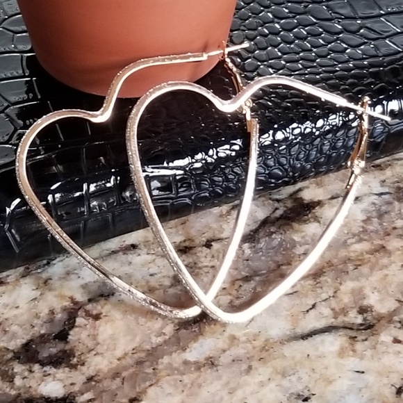 🎉HP🎉NWOT FashionHeart Crystal HoopEarrings, Gold - Picture 2 of 2